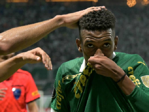 Estevao Willian akan menyelesaikan kepindahannya ke Chelsea