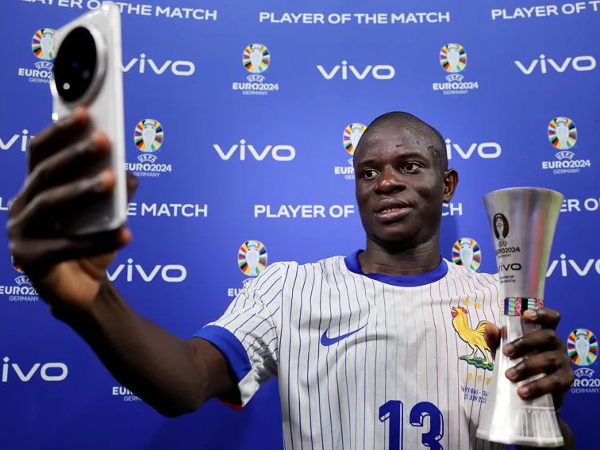 N'Golo Kante, Man of The Match Prancis vs Belanda