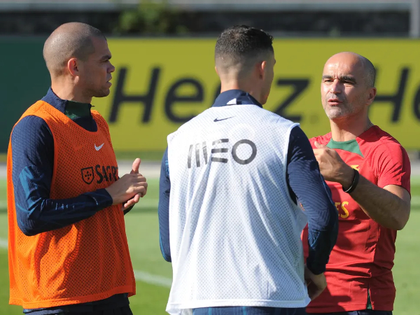 Roberto Martinez bersama Pepe