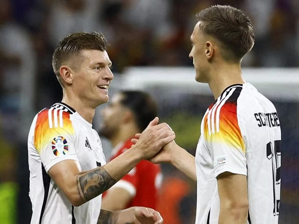 Nico Schlotterbeck dan Toni Kroos