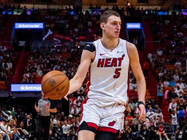 Nikola Jovic Bahas tentang Masa Depan Jimmy Butler