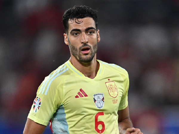 Arsenal dan Barcelona memperebutkan Mikel Merino
