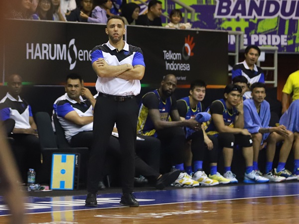 David Singleton pasang badan Saat Prawira Bungkam Hawks