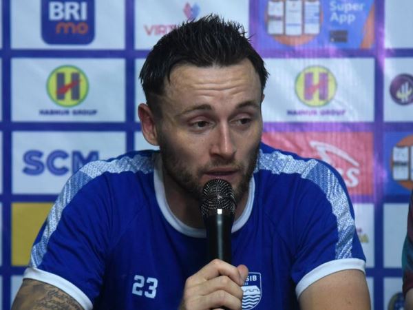 Gelandang Persib, Marc Klok