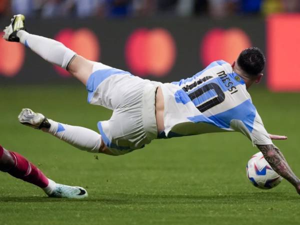 Bintang Argentina Lionel Messi beraksi dalam salah satu pertandingan di Copa America 2024. (Foto: AP)