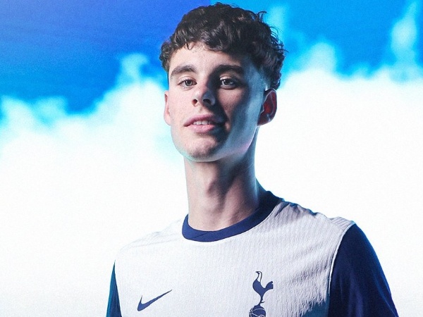 Tottenham resmi rekrut Archie Gray