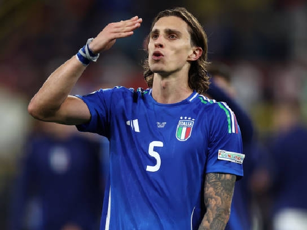 Riccardo Calafiori diminati oleh Arsenal dan Chelsea