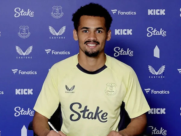 Dikontrak Lima Tahun, Everton Resmi Rekrut Iliman Ndiaye dari Marseille