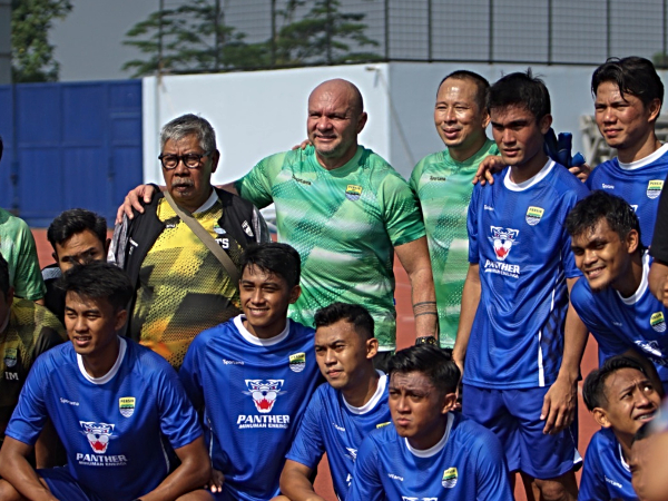 Pelatih kiper Persib, Luizinho Passos