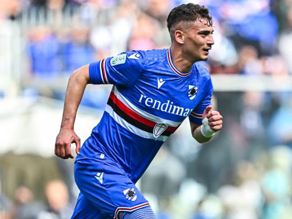 Sebastiano Esposito.