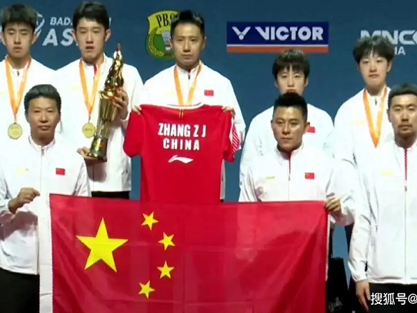 Zheng Siwei & Shi Yuqi Prihatin Insiden Kematian Zhang Zhijie