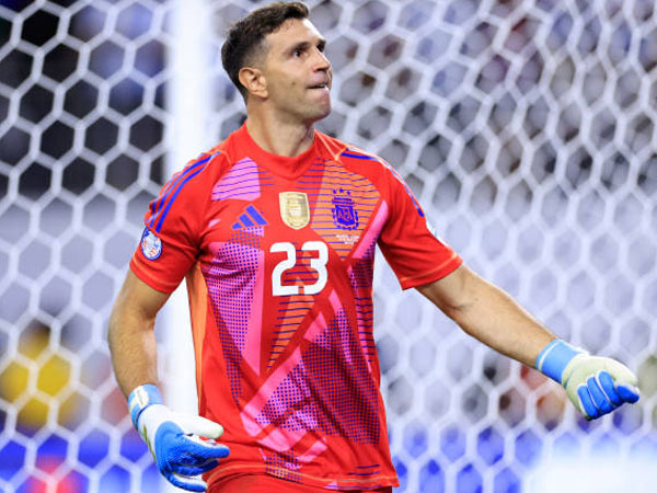 Aksi Gemilang Emi Martinez Antar Argentina ke Semifinal Copa America 2024