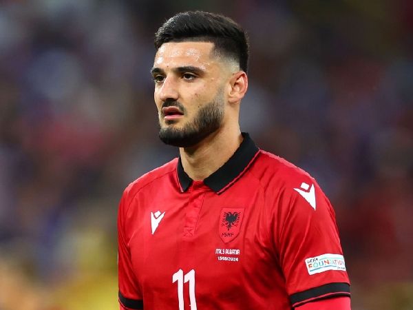 Striker Chelsea, Armando Broja, dikaitkan dengan AC Milan