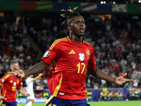 Barcelona Disarankan Menjual Raphinha Demi Datangkan Nico Williams