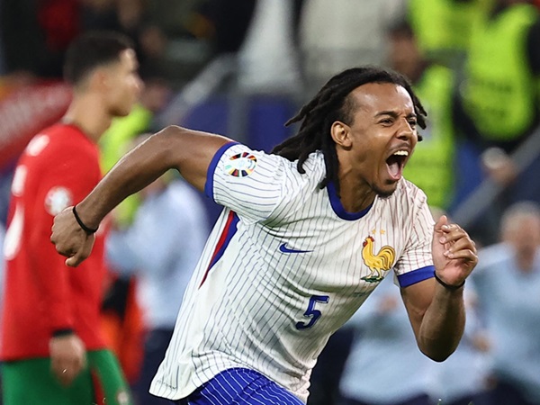 Jules Kounde Antusias dengan Prospek Menghadapi Nico Williams