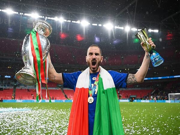 Tak dipanggil Luciano Spalletti, Leonardo Bonucci kecewa tak bisa membantu Timnas Italia yang gagal total di EURO 2024 / via Getty Images