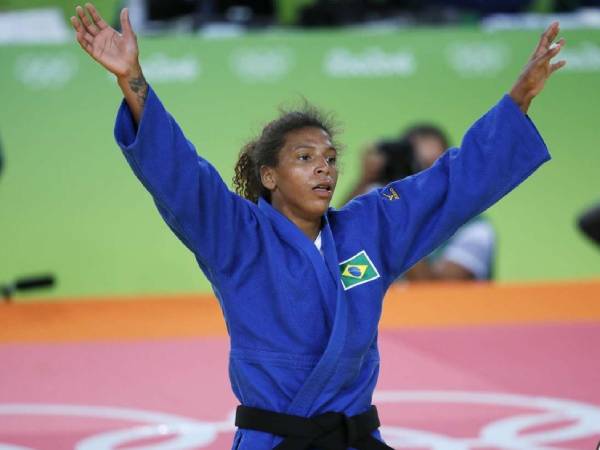 Judoka Rafaela Silva, yang meraih emas di Rio 2016, kembali ke Olimpiade setelah absen pada edisi Tokyo karena skorsing doping. (Foto: AFP)
