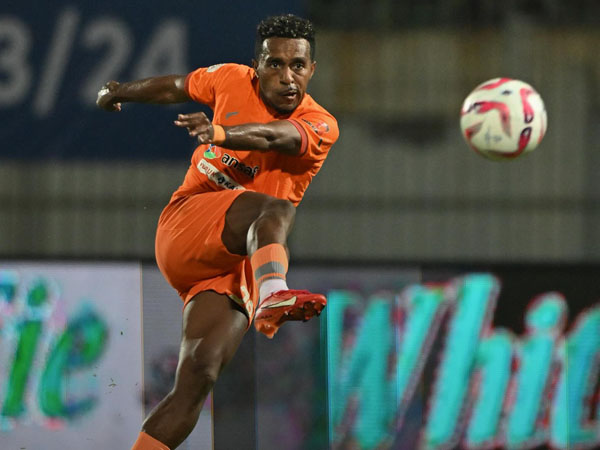 Winger Borneo FC, Terens Puhiri