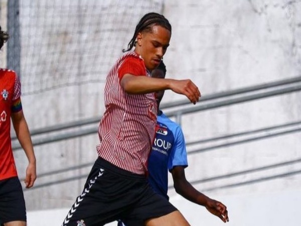 Defender incaran Tottenham