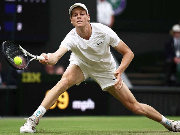 Meski Sakit, Jannik Sinner Tak Mundur Dari Wimbledon
