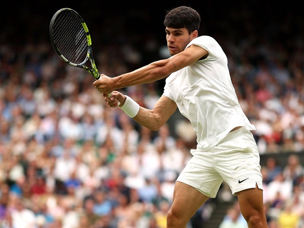 Carlos Alcaraz Tak Pikirkan Gelar Wimbledon Jelang Laga Kontra Daniil Medvedev