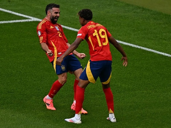 Dani Carvajal Terkesan dengan Kehebatan Lamine Yamal