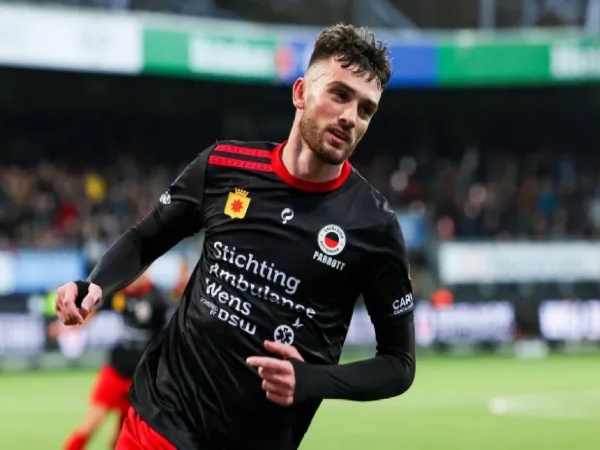 Tottenham lepas Parrott ke AZ Alkmaar