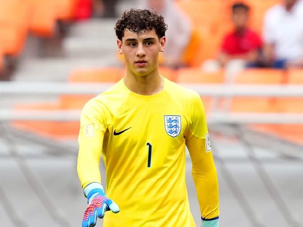 Arsenal segera mendapatkan kiper muda Ajax, Tommy Setford