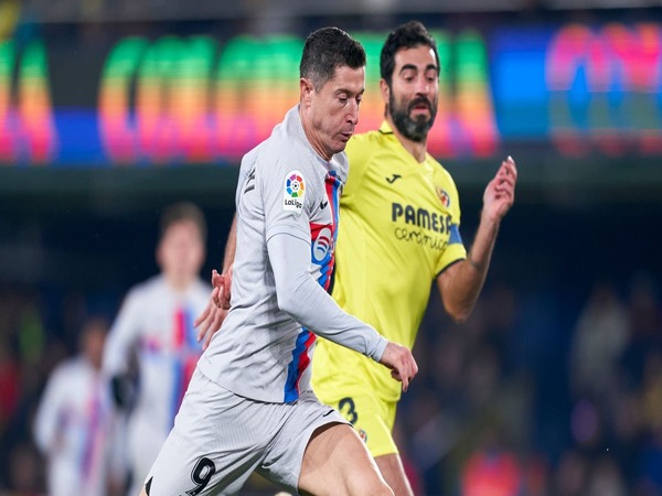 Raul Albiol saat Villarreal vs Barcelona di La Liga