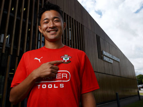 Mengenal Yukinari Sugawara, Bek Kanan Baru Southampton Asal Jepang