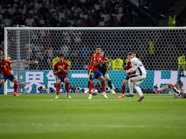 Meski Inggris Kalah, Cole Palmer Berhasil Cetak Sejarah di Final Euro 2024