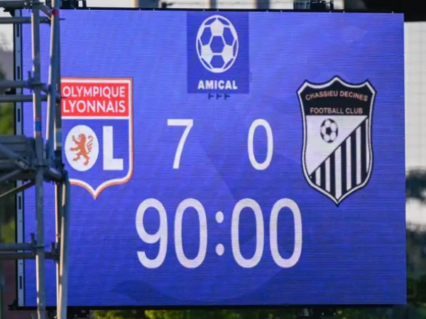 Lyon raih kemenangan 7-0 atas Chassieu-Décines