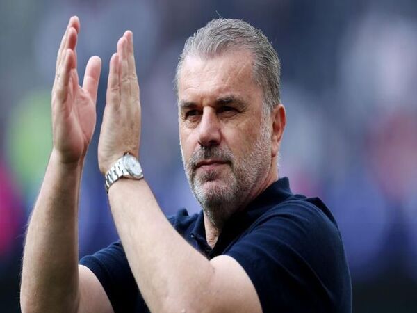 Bos Tottenham Hotspur yaitu Ange Postecoglou, angkat bicara mengenai rumor penunjukan dirinya sebagai manajer baru Timnas Inggris menggantikan Gareth Southgate / via Getty Images