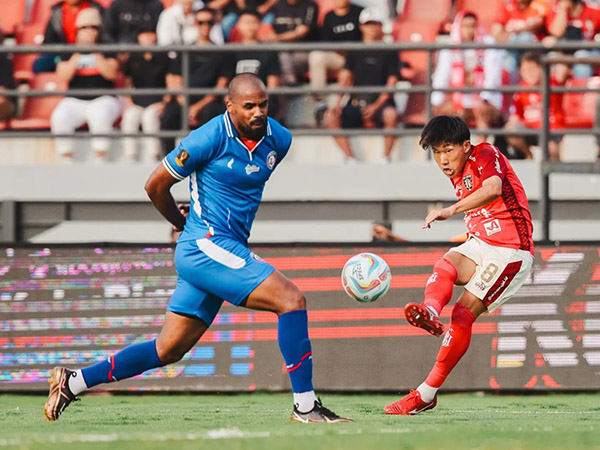 Gelandang Bali United, Mitsuru Maruoka di laga kontra Arema FC