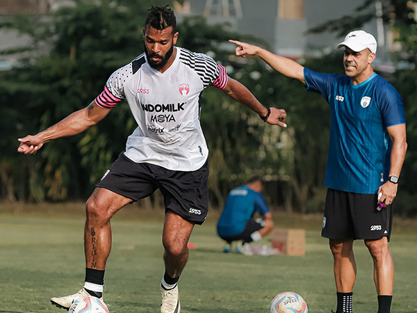 Penyerang anyar Persita Tangerang, Marios Ogkmpoe