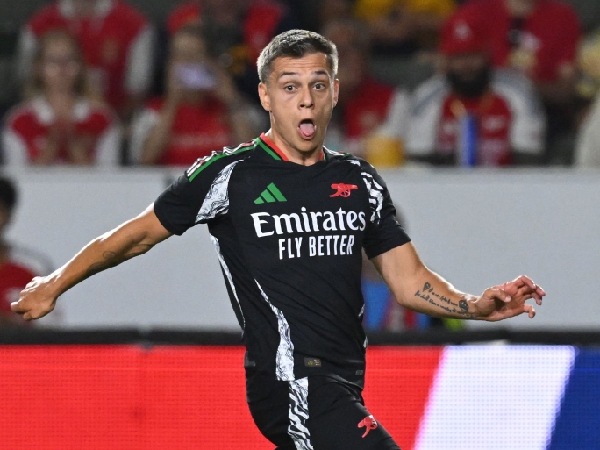 Pemain sayap Arsenal, Leandro Trossard