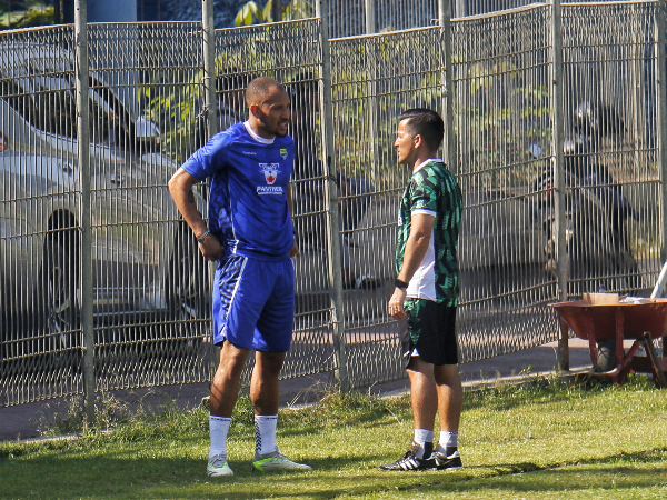 Bek Persib, Gustavo Franca