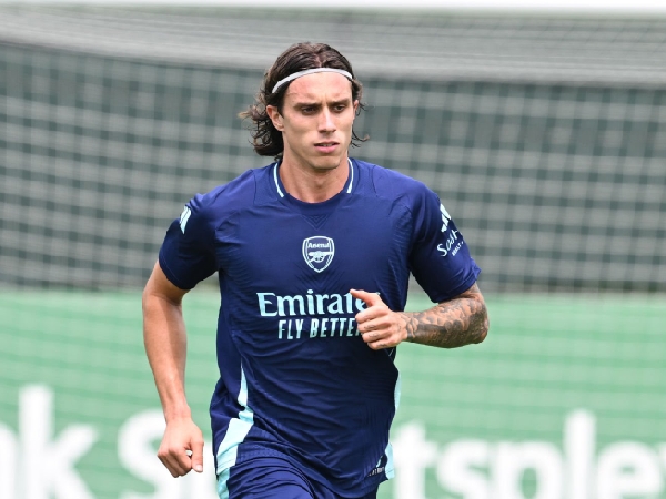 Riccardo Calafiori pindah ke Arsenal dari Bologna