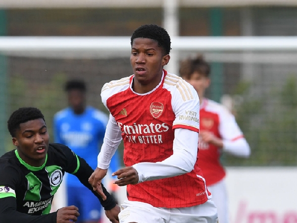 Ruud van Nistelrooy meyakinkan Chido Obi-Martin untuk memilih Manchester United