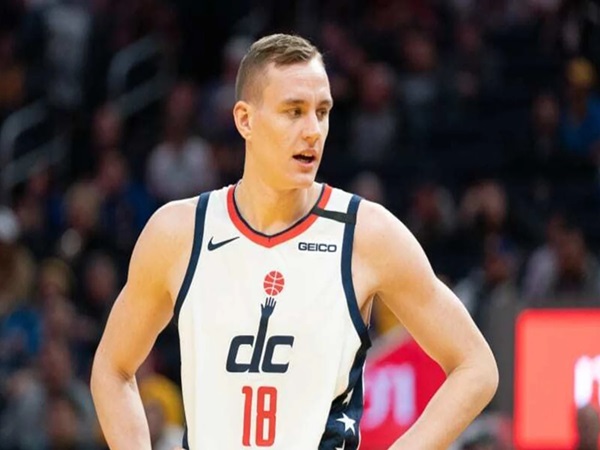 Milwaukee Bucks Kekuatan dengan Mendatangkan Center Anyar