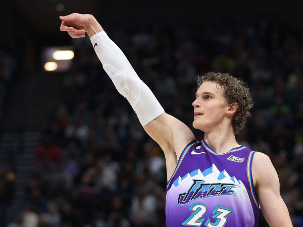 Lauri Markkanen berencana perpanjang kontrak dengan Utah Jazz.