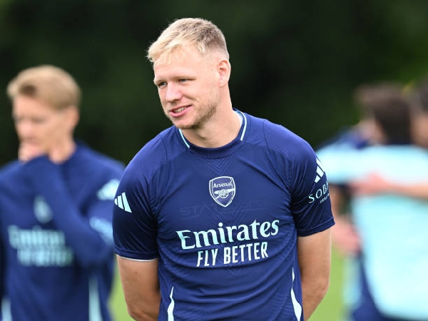 Penjaga gawang Arsenal, Aaron Ramsdale