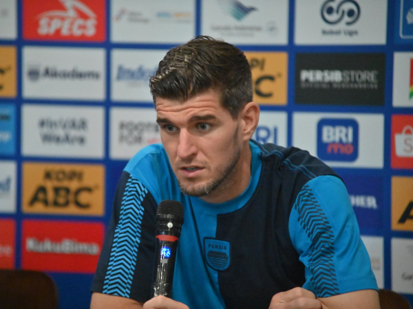 Bek Persib, Nick Kuipers