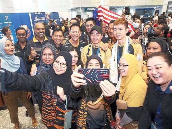 Raih Perunggu, Aaron/Wooi Yik Sampai Kewalahan Ladeni Para Penggemar di Kuala Lumpur
