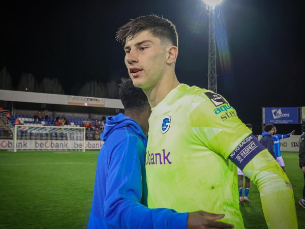 Chelsea hampir mendapatkan kiper Genk, Mike Penders