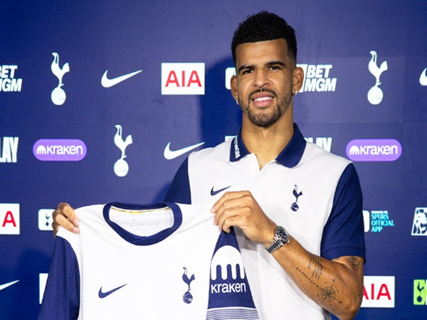 Tottenham resmi rekrut Solanke