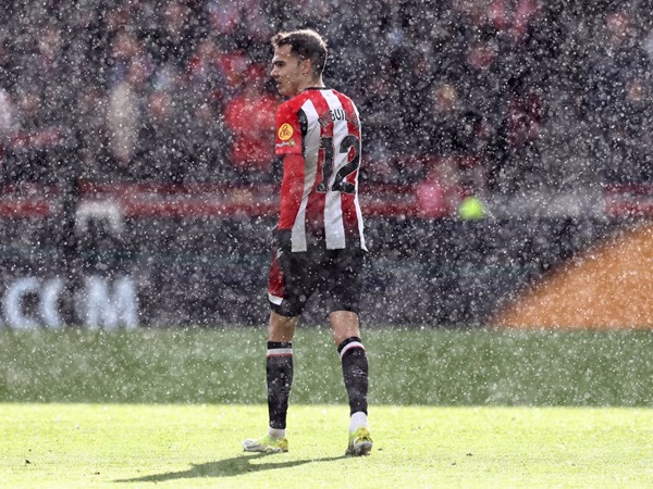 Barcelona Tertarik Datangkan Mantan Bek Sayap Real Madrid