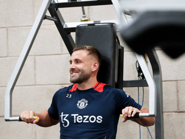 Tiga Laga Pertama Musim, Manchester United Dipastikan Tanpa Luke Shaw
