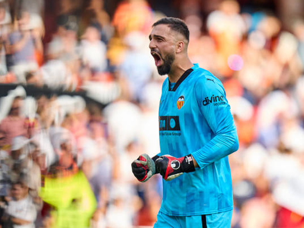 Mengenal Giorgi Mamardashvili, Target Mengejutkan Liverpool di Musim Panas