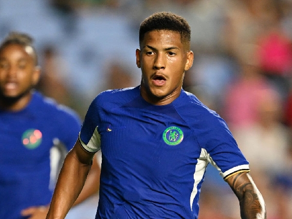 Angelo Gabriel belum membuat penampilan kompetitif untuk Chelsea